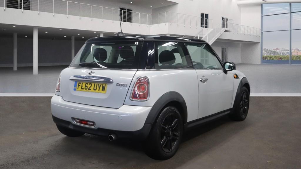 MINI Hatch 1.6 Cooper Hatchback 3dr Petrol Manual Euro 5 (s/s) (122 ps)